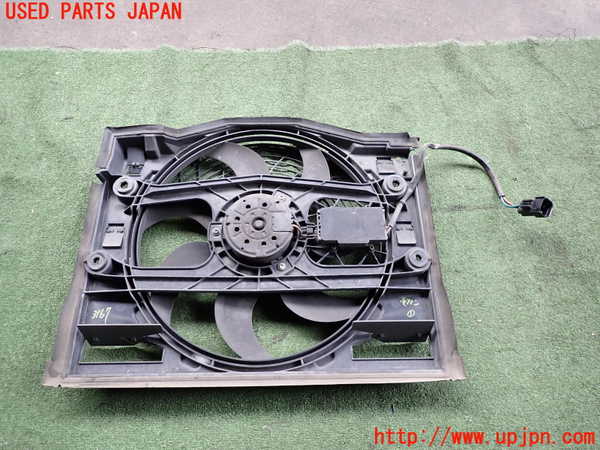 2UPJ-31676836]BMW 320i(AV22)電動ファン1 中古  E46_m0002.jpg