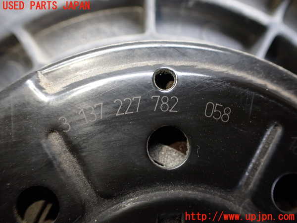 2UPJ-31676836]BMW 320i(AV22)電動ファン1 中古  E46_m0003.jpg