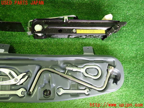 2UPJ-31677805]BMW 320i(AV22)車載工具 中古  E46_m0003.jpg