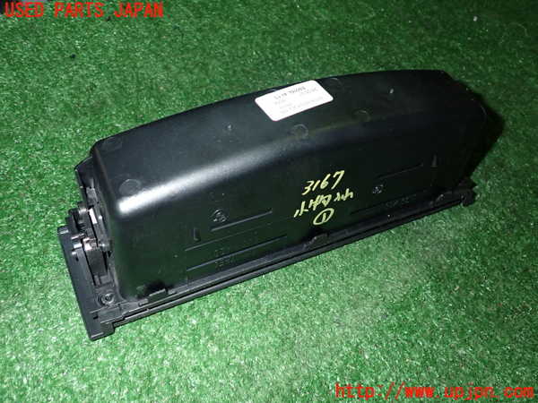 2UPJ-31677841]BMW 320i(AV22)小物入れ1 中古  E46_m0003.jpg