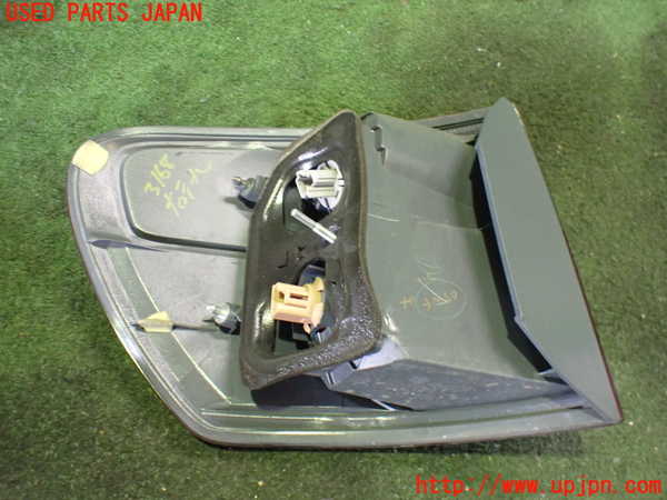 2UPJ-31681530]イプサム(ACM21W)右テールランプ 中古_m0003.jpg