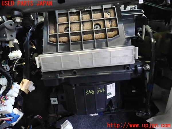 2UPJ-31686095]イプサム(ACM21W)ブロアファン(ブロアーファン) 中古_m0001.jpg