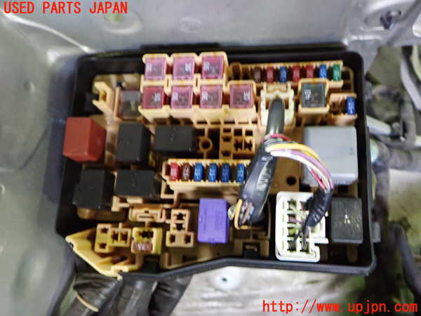 2UPJ-31686741]イプサム(ACM21W)ヒューズボックス1 中古_m0003.jpg