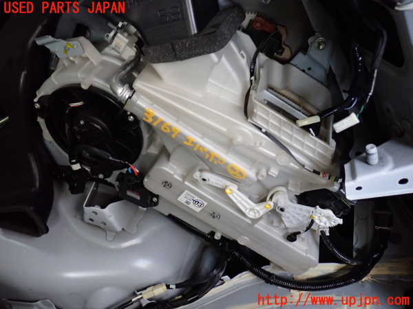 1UPJ-31696082]ヴェルファイアハイブリッド(AYH30W)エバポレーター2 中古_m0001.jpg