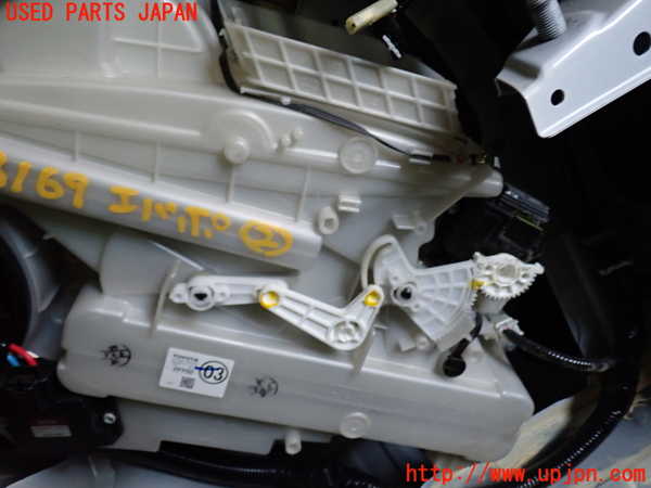 1UPJ-31696082]ヴェルファイアハイブリッド(AYH30W)エバポレーター2 中古_m0002.jpg