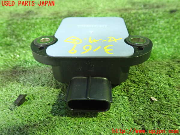1UPJ-31696382]ヴェルファイアハイブリッド(AYH30W)センサー2 (ヨーレート) 中古_m0002.jpg
