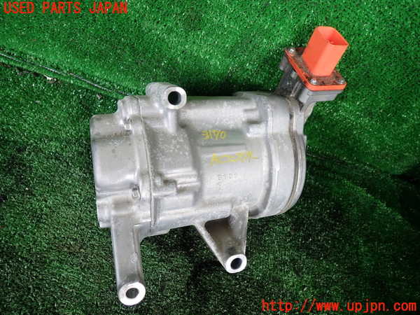 1UPJ-31706025]ライズ(RAIZE) ハイブリッド(A202A)エアコンコンプレッサー 中古_m0001.jpg