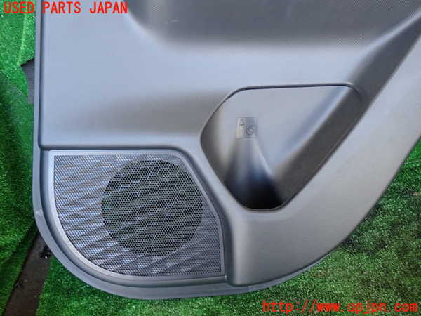 1UPJ-31701294]ライズ(RAIZE) ハイブリッド(A202A)右後ドア内張り 中古_m0003.jpg