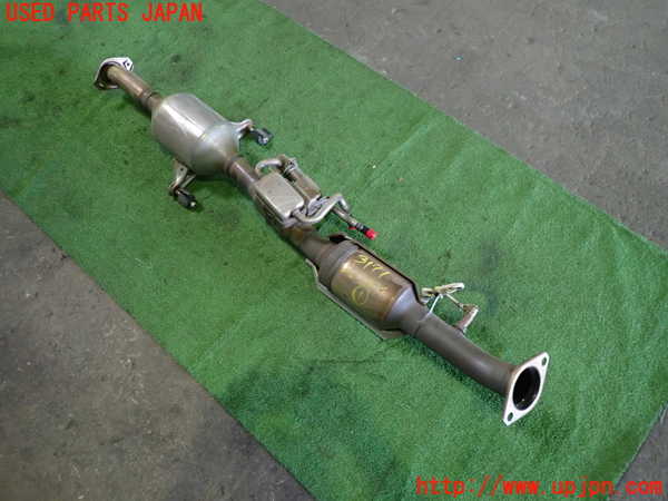 1UPJ-31712661]プリウスPHV(ZVW52)触媒1 中古_m0001.jpg