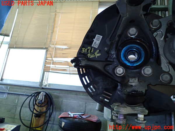 1UPJ-31714295]プリウスPHV(ZVW52)左フロントナックルハブ 中古_m0001.jpg