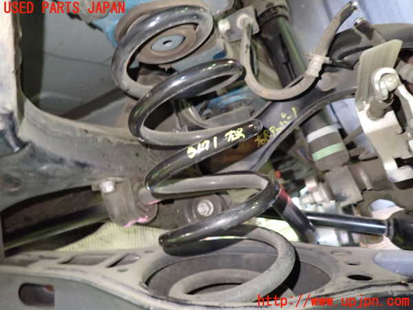 1UPJ-31715100]プリウスPHV(ZVW52)右リアスプリング 中古_m0001.jpg