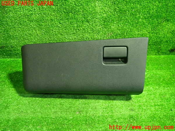 1UPJ-31717516]プリウスPHV(ZVW52)グローブボックス1 中古_m0001.jpg