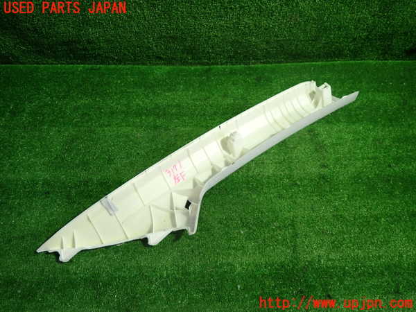 5UPJ-31717660]プリウスPHV(ZVW52)左フロントピラートリム 中古_m0005.jpg