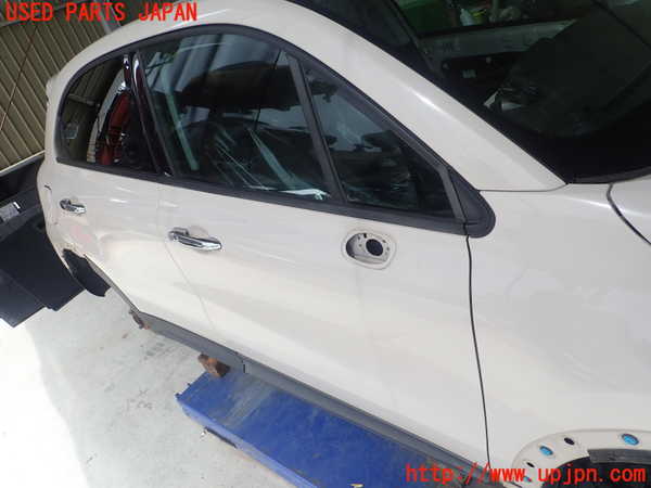 1UPJ-31721230]フィアット・500X(33414)右前ドア 中古 AGC M19 43R-007951_m0001.jpg