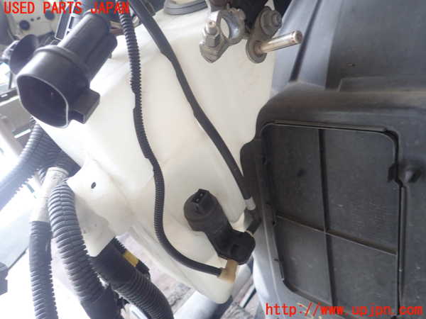 1UPJ-31726791]フィアット・500X(33414)ウォッシャータンク1 中古_m0002.jpg