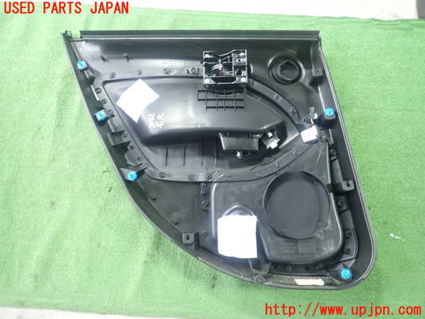1UPJ-31721294]フィアット・500X(33414)右後ドア内張り 中古_m0003.jpg