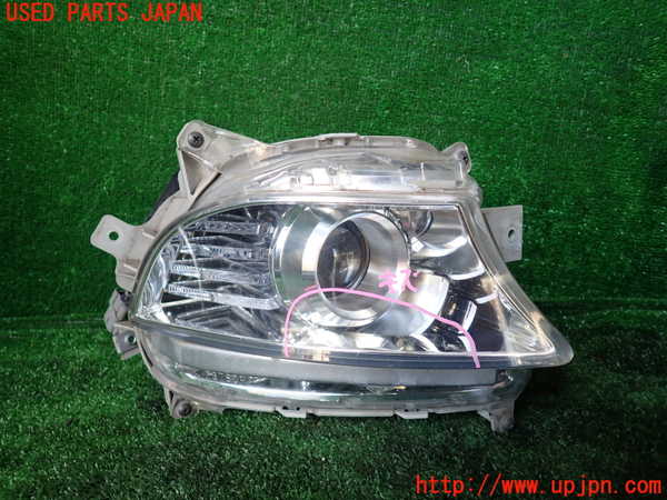 1UPJ-31731180]レクサス・LS600hL(UVF46)右フォグ 中古_m0001.jpg