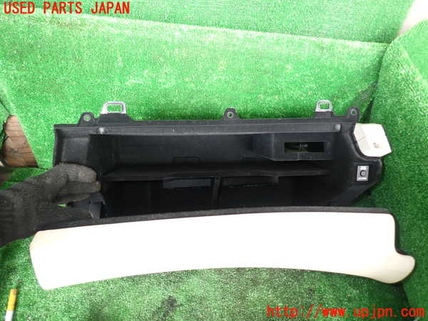 1UPJ-31737516]レクサス・LS600hL(UVF46)グローブボックス1 中古_m0002.jpg