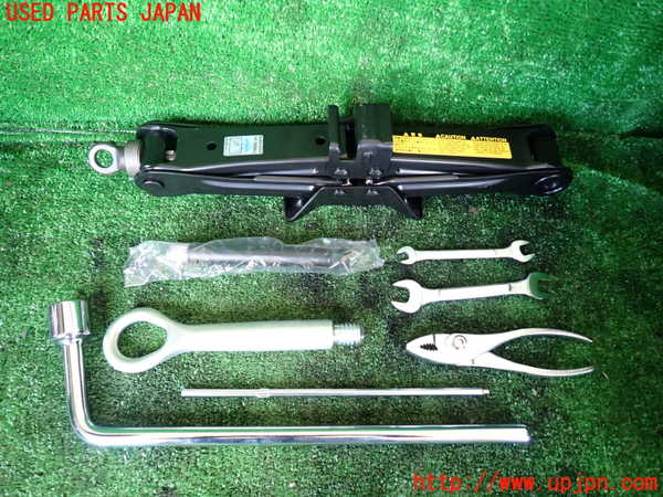 1UPJ-31737805]レクサス・LS600hL(UVF46)車載工具 中古_m0001.jpg