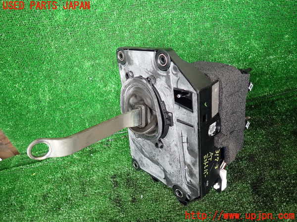 1UPJ-31737555]レクサス・LS600hL(UVF46)ATシフトレバー 中古_m0002.jpg