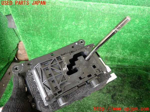 1UPJ-31737555]レクサス・LS600hL(UVF46)ATシフトレバー 中古_m0003.jpg