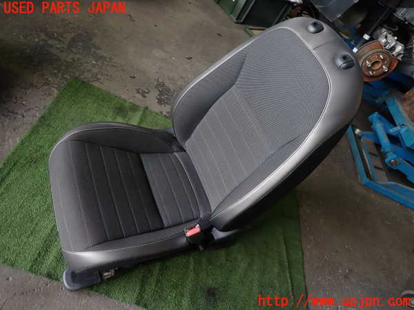 1UPJ-31747035]フィット(Fit) ハイブリッド(e：HEV)(GR6)運転席シート 中古_m0001.jpg