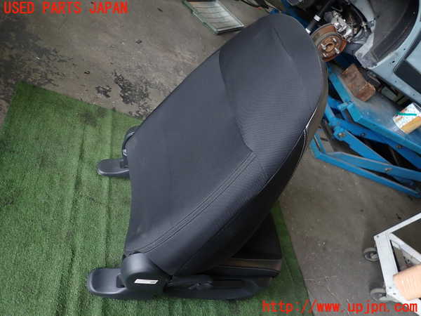 1UPJ-31747035]フィット(Fit) ハイブリッド(e：HEV)(GR6)運転席シート 中古_m0004.jpg