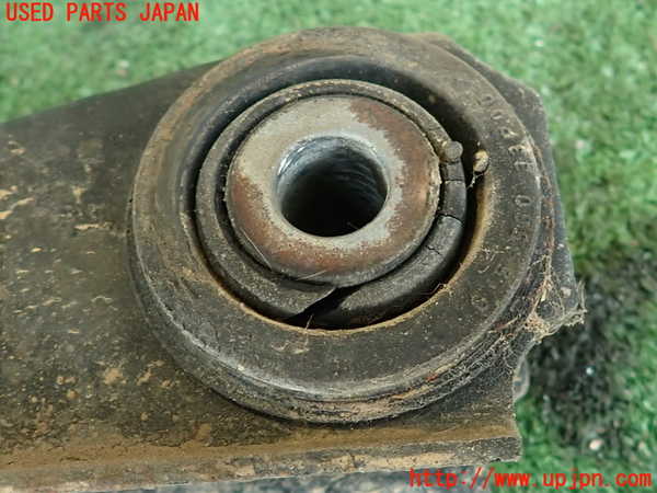 2UPJ-31755176]フェアレディZ(GCZ32)右フロントロアアーム1 中古_m0002.jpg