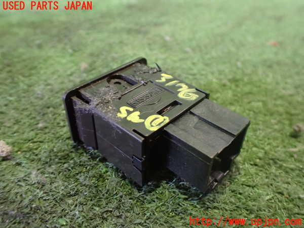 2UPJ-31766307]フェアレディZ(GZ32)スイッチ2 (コーナーポール) 中古_m0002.jpg