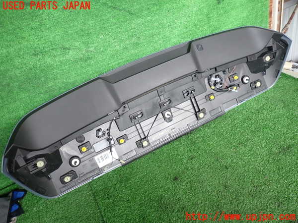2UPJ-31771520]ボルボ・XC40(XB420TXCM)リアスポイラー 中古_m0002.jpg