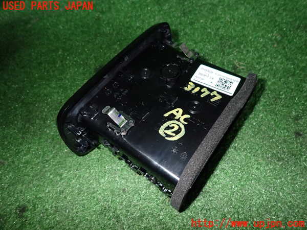 2UPJ-31777527]ボルボ・XC40(XB420TXCM)エアコン吹き出し口2 (右) 中古_m0002.jpg