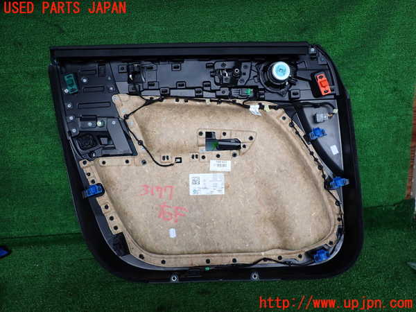 2UPJ-31771234]ボルボ・XC40(XB420TXCM)右前ドア内張り 中古_m0003.jpg