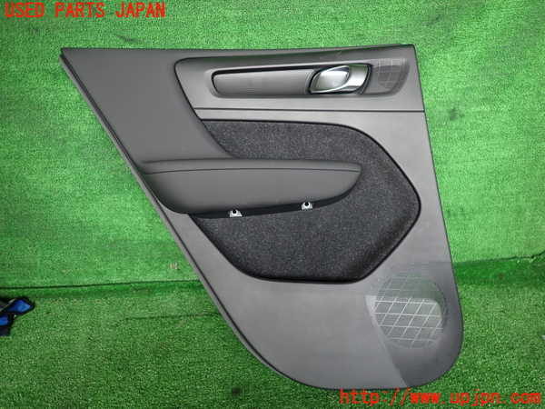 2UPJ-31771324]ボルボ・XC40(XB420TXCM)左後ドア内張り 中古_m0001.jpg