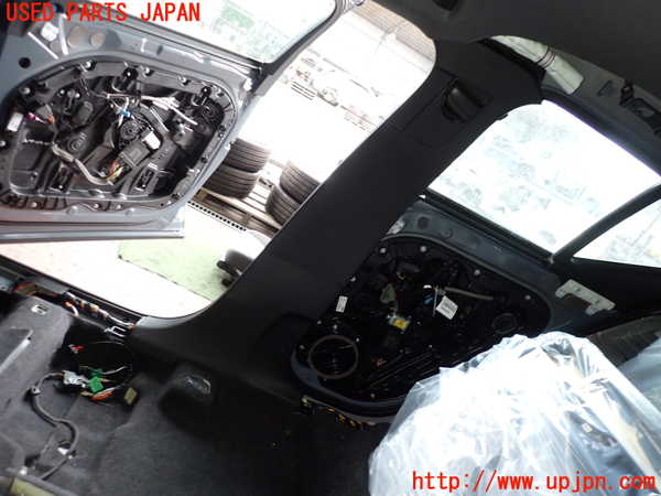 2UPJ-31777665]ボルボ・XC40(XB420TXCM)右センターピラートリム 中古_m0001.jpg