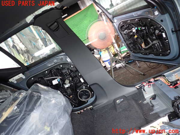 2UPJ-31777670]ボルボ・XC40(XB420TXCM)左センターピラートリム 中古_m0001.jpg