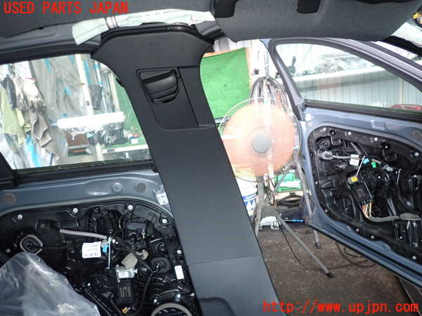 2UPJ-31777670]ボルボ・XC40(XB420TXCM)左センターピラートリム 中古_m0002.jpg