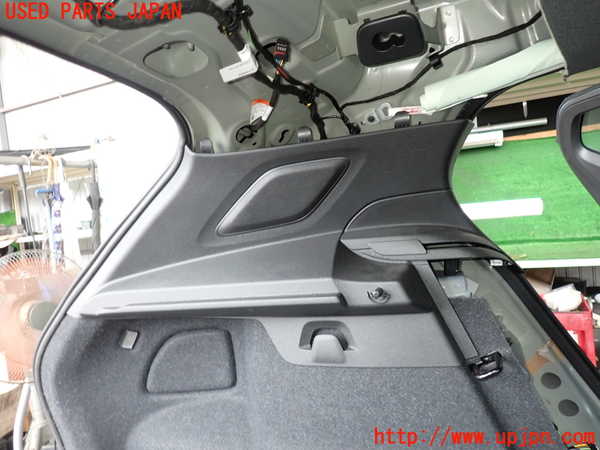 2UPJ-31777680]ボルボ・XC40(XB420TXCM)左リアピラートリム 中古_m0002.jpg