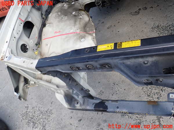 2UPJ-31781042]ランクル100系(UZJ100W)コアサポート（カット） 中古_m0002.jpg