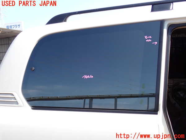 2UPJ-31781380]ランクル100系(UZJ100W)右クォーターガラス (43R-00073) 中古_m0001.jpg