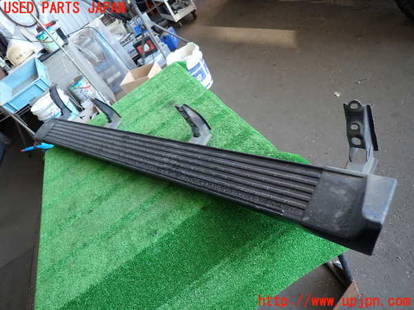2UPJ-31781392]ランクル100系(UZJ100W)左サイドステップ 中古_m0002.jpg