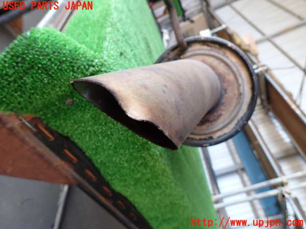 2UPJ-31782671]ランクル100系(UZJ100W)リアマフラー1 中古_m0002.jpg