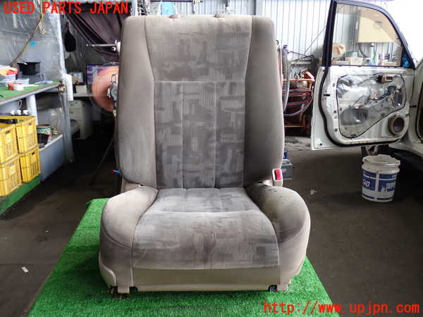 2UPJ-31787035]ランクル100系(UZJ100W)運転席シート 中古_m0001.jpg
