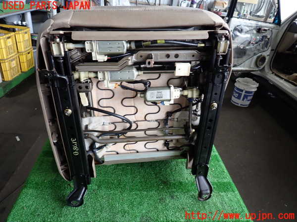 2UPJ-31787035]ランクル100系(UZJ100W)運転席シート 中古_m0005.jpg