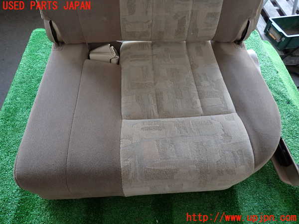 2UPJ-31787265]ランクル100系(UZJ100W)左3列目シート 中古_m0002.jpg