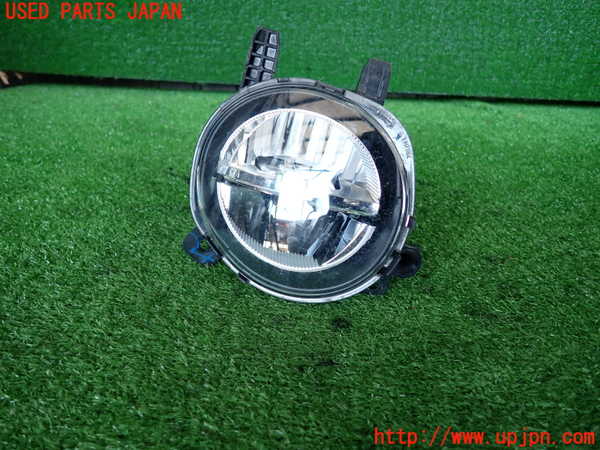 2UPJ-31791182]BMW 320i(8A20)左フォグ 中古 (F30)_m0001.jpg