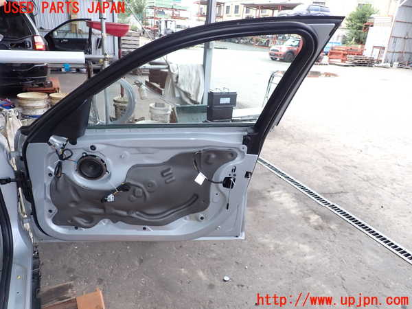 2UPJ-31791230]BMW 320i(8A20)右前ドア (43R-001735) 中古 (F30)_m0002.jpg