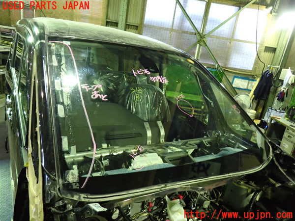 1UPJ-31811195]セレナ C27系(GFC27)フロントガラス AGC M313I 中古_m0001.jpg