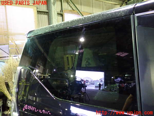 1UPJ-31811380]セレナ C27系(GFC27)右クォーターガラス CENTRAL M262 中古_m0001.jpg