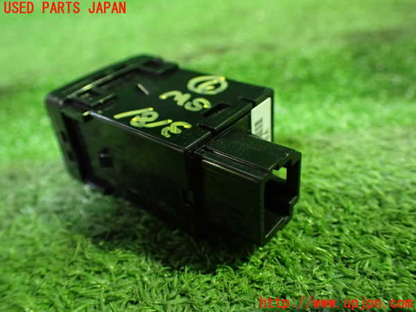 1UPJ-31816312]セレナ C27系(GFC27)スイッチ7 (ECO) 中古_m0002.jpg