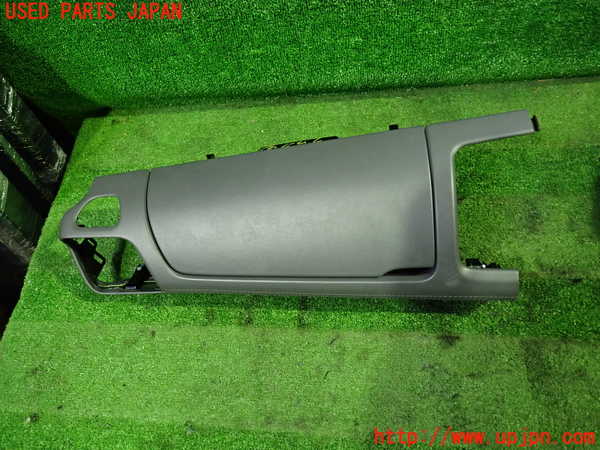 1UPJ-31817517]セレナ C27系(GFC27)グローブボックス2 中古_m0001.jpg